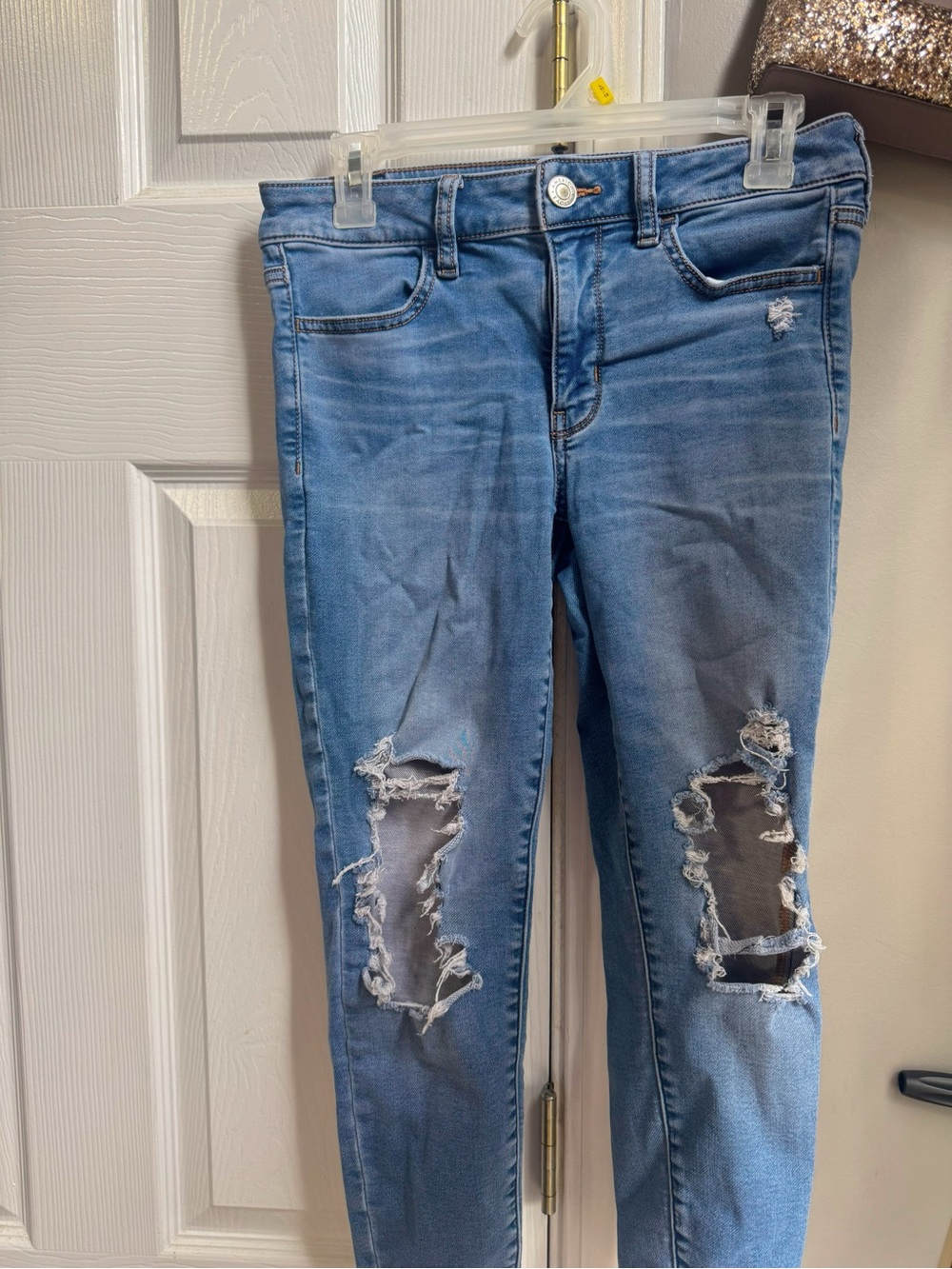 American Eagle blue distressed skinny jeans Size 6